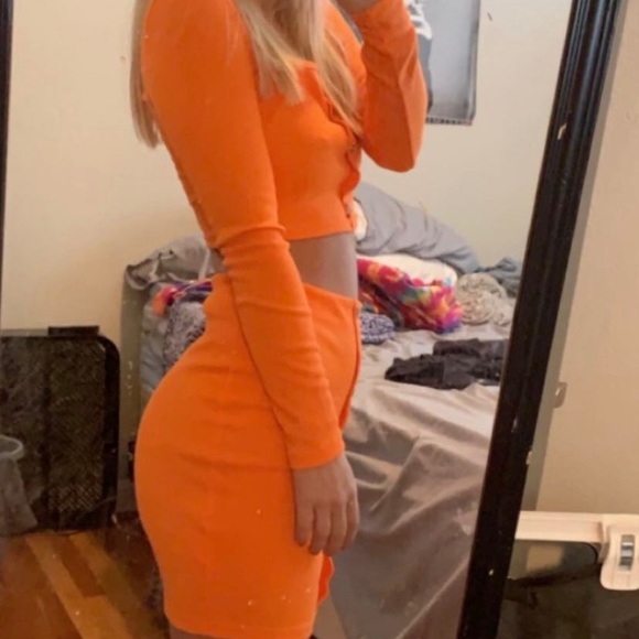 Fashion nova long sleeved shirt and mini skirt - Picture 2 of 2